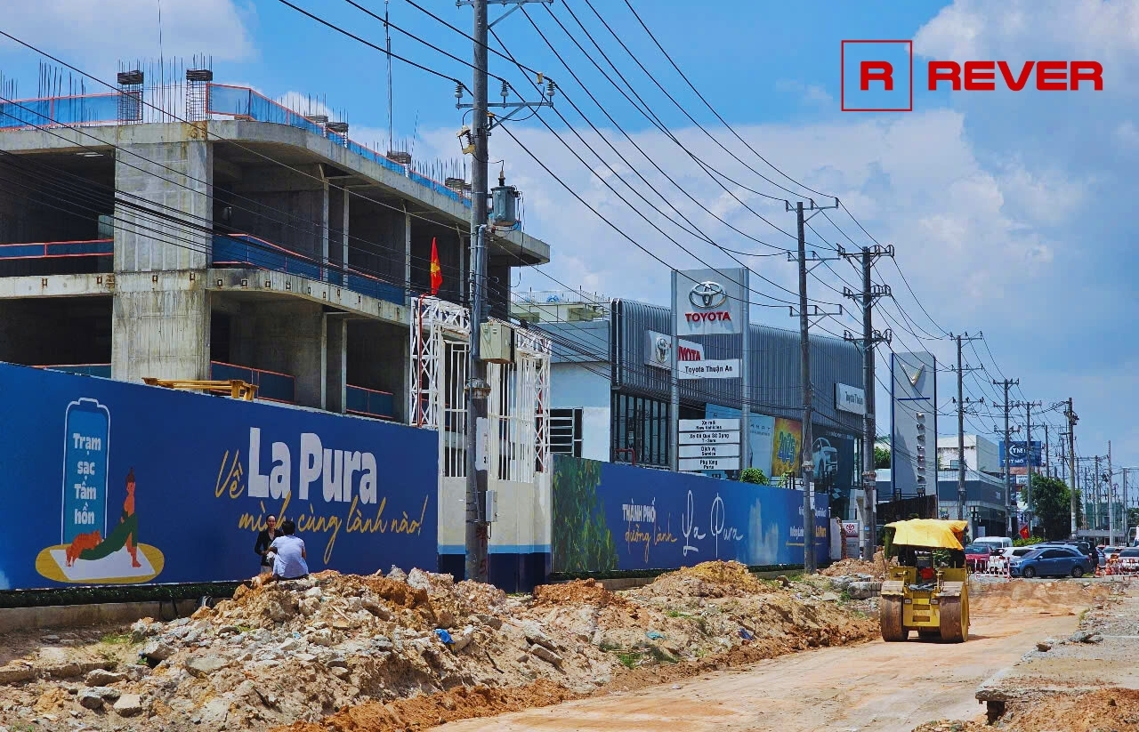 La Pura canh toyota thuan an.jpg